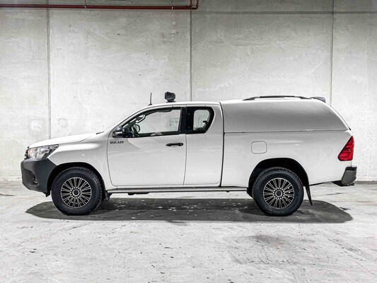 Toyota HiLux 2.4 D-4D-F Xtra Cab Cool Comfort 150pk 2017, V-185-FV Bedrijfswagen