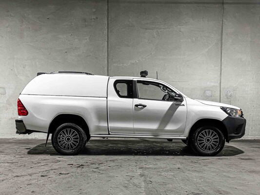 Toyota HiLux 2.4 D-4D-F Xtra Cab Cool Comfort 150pk 2017, V-185-FV Bedrijfswagen