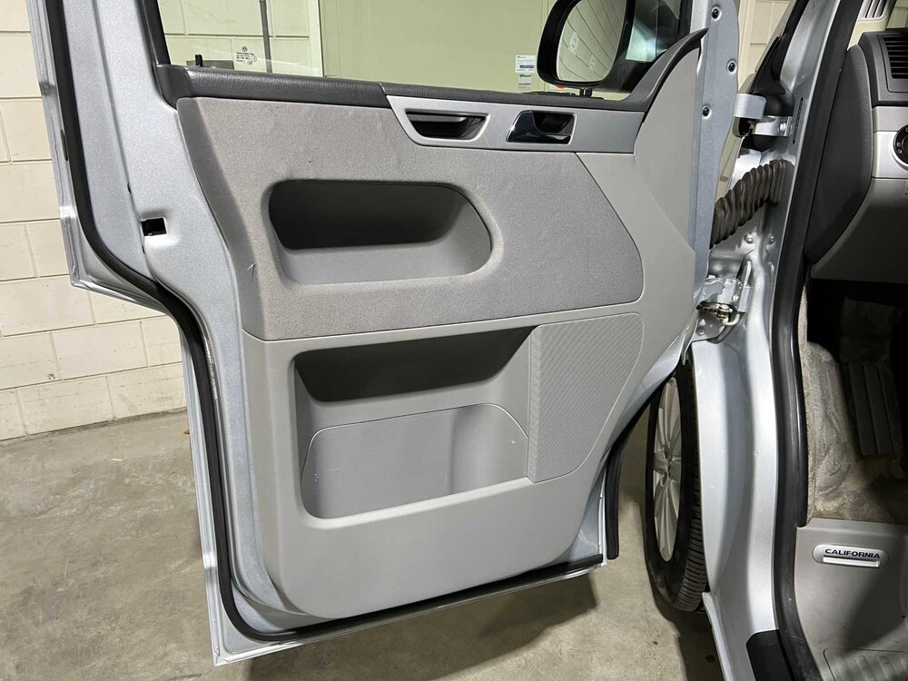 Volkswagen Transporter California 2.0 Camper 179PS 2012, 27-XPK-7