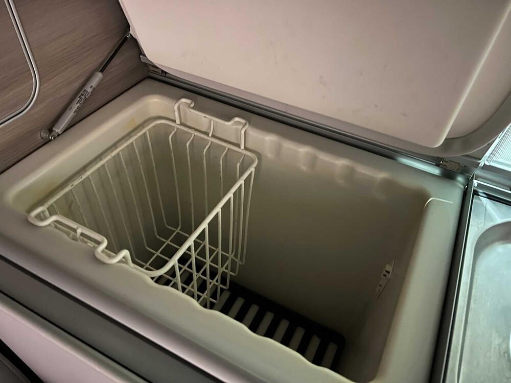 Volkswagen Transporter California 2.0 Camper 179PS 2012, 27-XPK-7