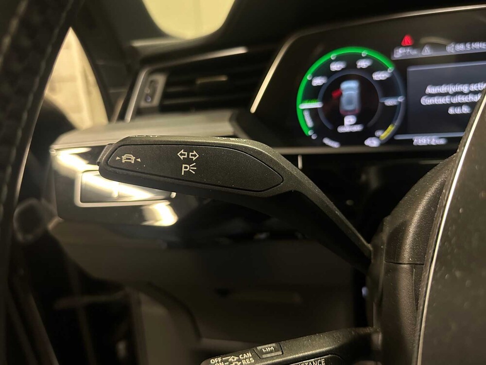 Audi e-tron 50 quattro Launch Edition schwarz 71 kWh S-Line 313PS 2019 (Original-NL + 1. Besitzer), G-119-XV