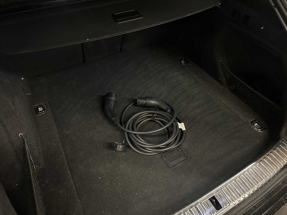 Audi e-tron 50 quattro Launch Edition schwarz 71 kWh S-Line 313PS 2019 (Original-NL + 1. Besitzer), G-119-XV