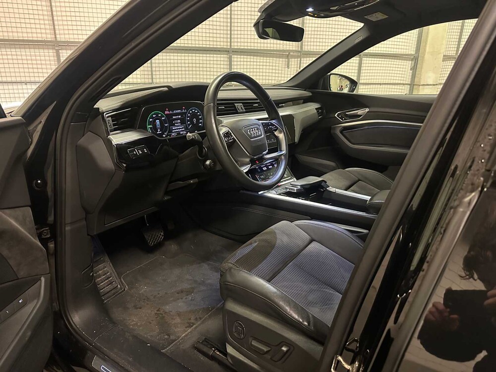 Audi e-tron 50 quattro Launch Edition schwarz 71 kWh S-Line 313PS 2019 (Original-NL + 1. Besitzer), G-119-XV
