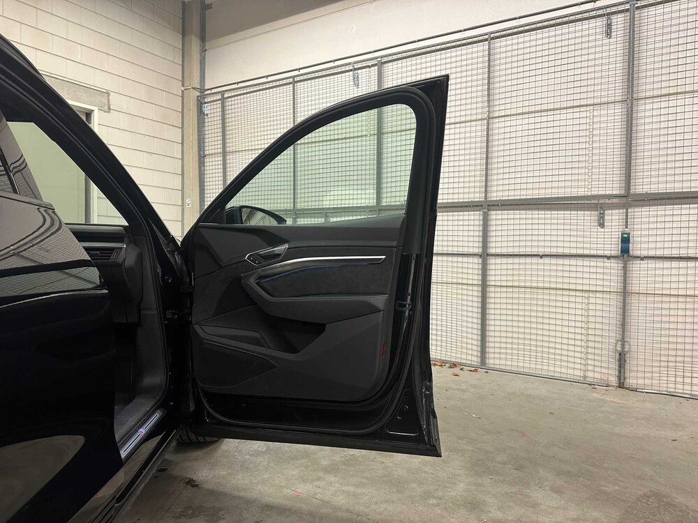 Audi e-tron 50 quattro Launch Edition schwarz 71 kWh S-Line 313PS 2019 (Original-NL + 1. Besitzer), G-119-XV