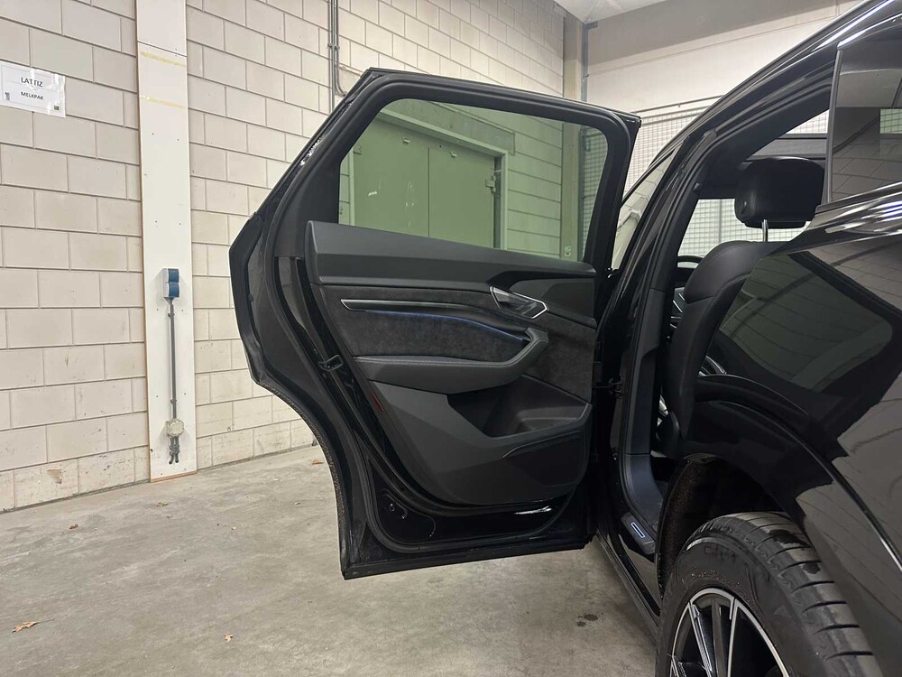 Audi e-tron 50 quattro Launch Edition schwarz 71 kWh S-Line 313PS 2019 (Original-NL + 1. Besitzer), G-119-XV