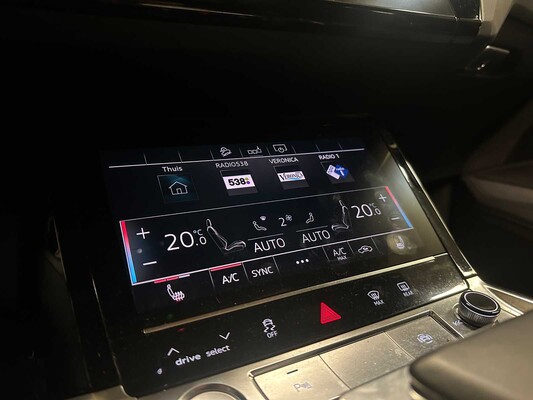 Audi e-tron 50 Quattro Launch Edition Black 71 kWh S-Line 313pk 2019 (Origineel-NL + 1e Eigenaar), G-119-XV