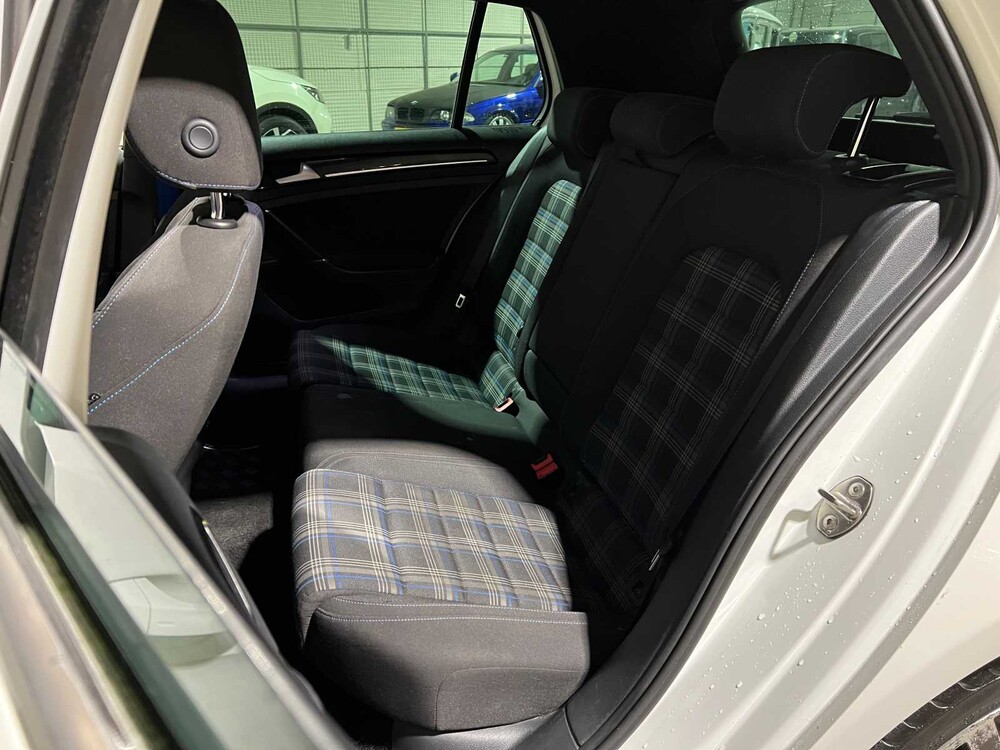 Volkswagen Golf GTE 1.4 TSI 150PS 2015, GF-548-P