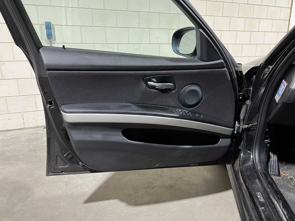 BMW 318i Touring Business Line 143PS 2010 3er, 7-SGN-42