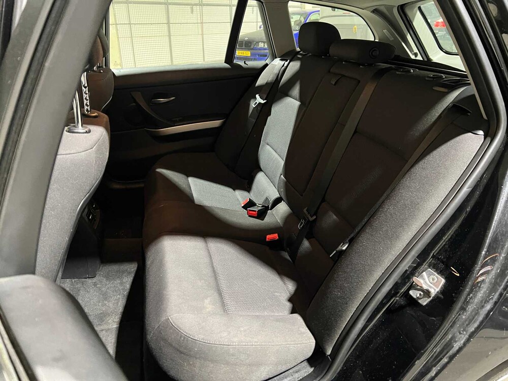 BMW 318i Touring Business Line 143PS 2010 3er, 7-SGN-42