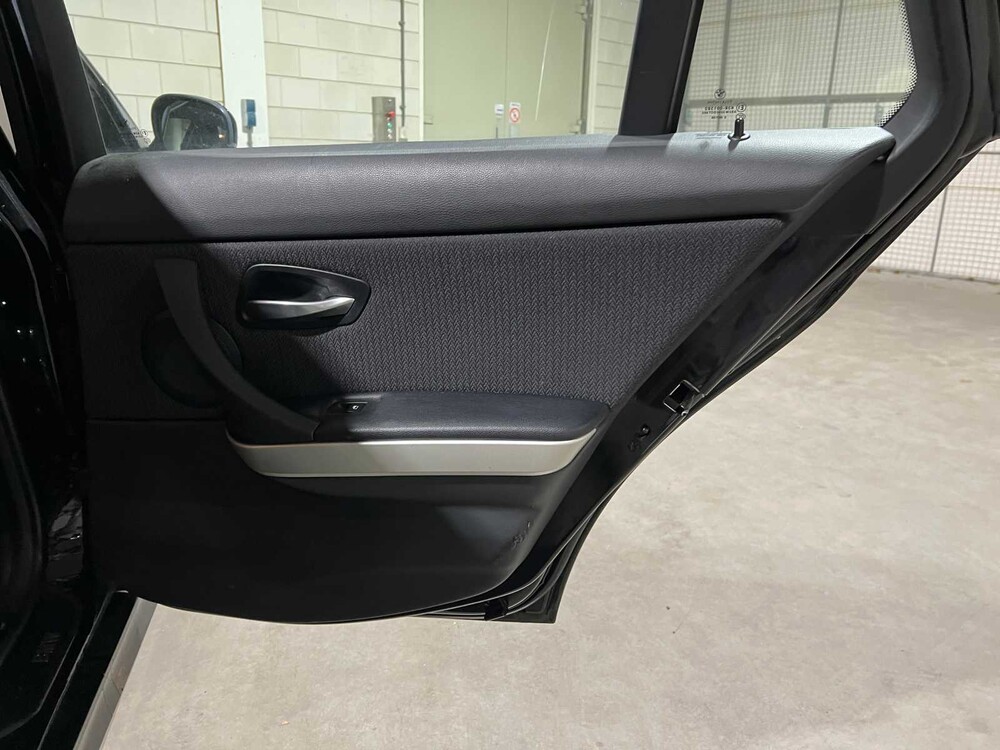 BMW 318i Touring Business Line 143PS 2010 3er, 7-SGN-42