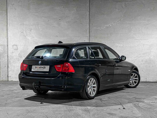 BMW 318i Touring Business Line 143hp 2010 3-series, 7-SGN-42