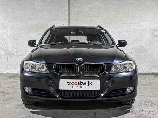 BMW 318i Touring Business Line 143hp 2010 3-series, 7-SGN-42