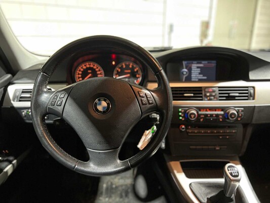 BMW 318i Touring Business Line 143hp 2010 3-series, 7-SGN-42