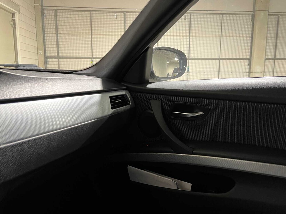 BMW 320xd Touring Luxury Line 184hp 2011 3-series, 52-XTH-7