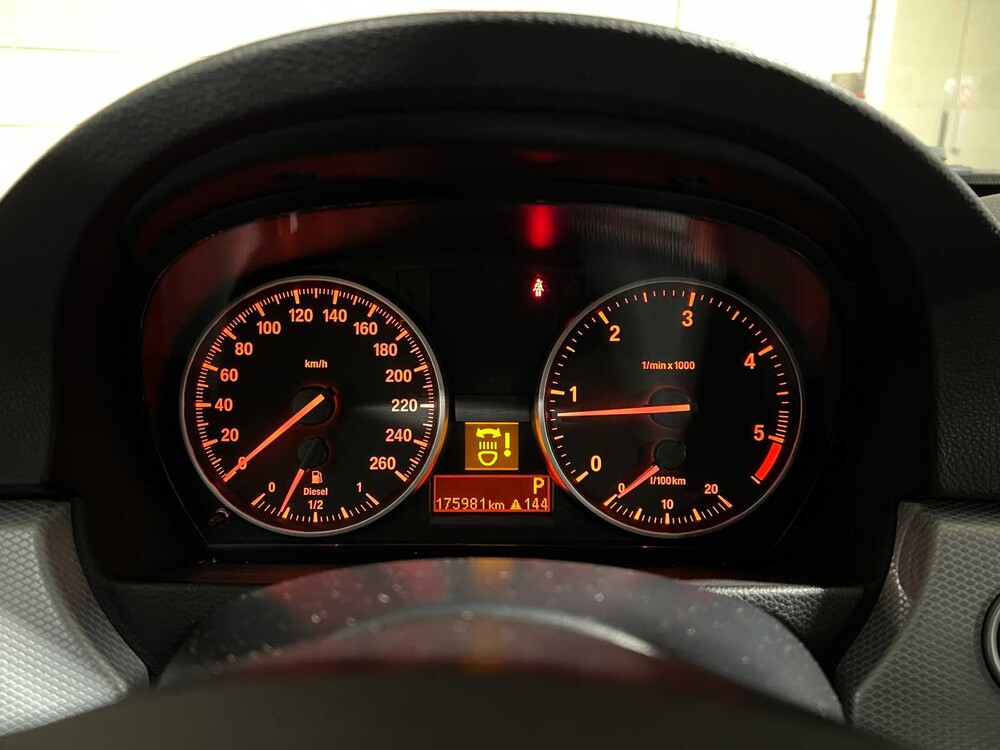 BMW 320xd Touring Luxury Line 184hp 2011 3-series, 52-XTH-7