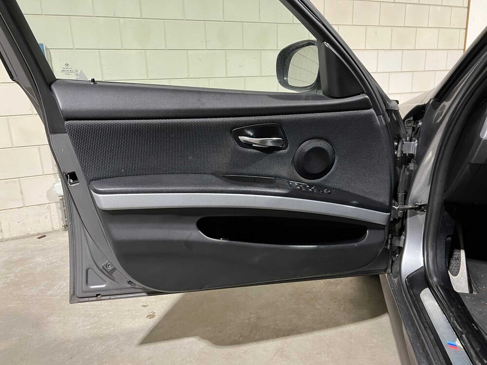 BMW 320xd Touring Luxury Line 184hp 2011 3-series, 52-XTH-7