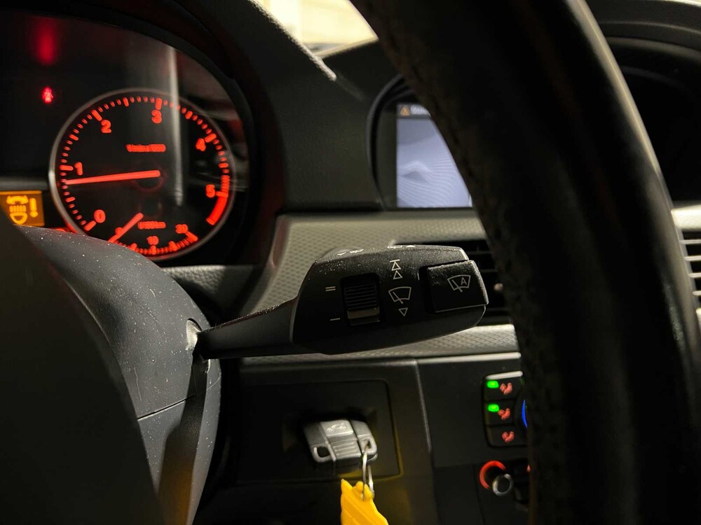 BMW 320xd Touring Luxury Line 184hp 2011 3-series, 52-XTH-7