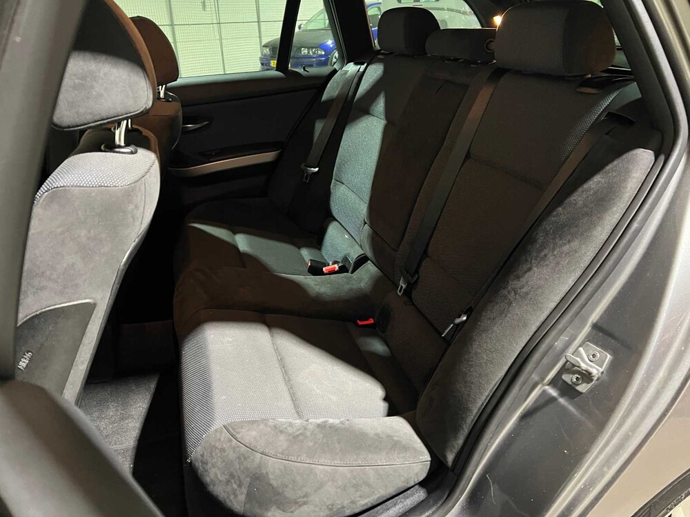 BMW 320xd Touring Luxury Line 184hp 2011 3-series, 52-XTH-7