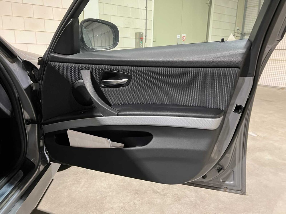 BMW 320xd Touring Luxury Line 184hp 2011 3-series, 52-XTH-7