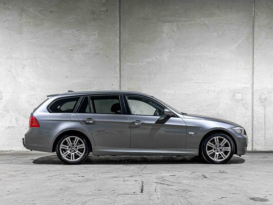 BMW 320xd Touring Luxury Line 184pk 2011 3-serie, 52-XTH-7