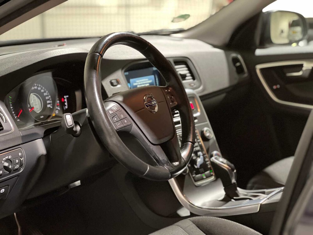 Volvo V60 2.0 D2 Momentum 120pk 2016 -Automaat-, H-765-RV