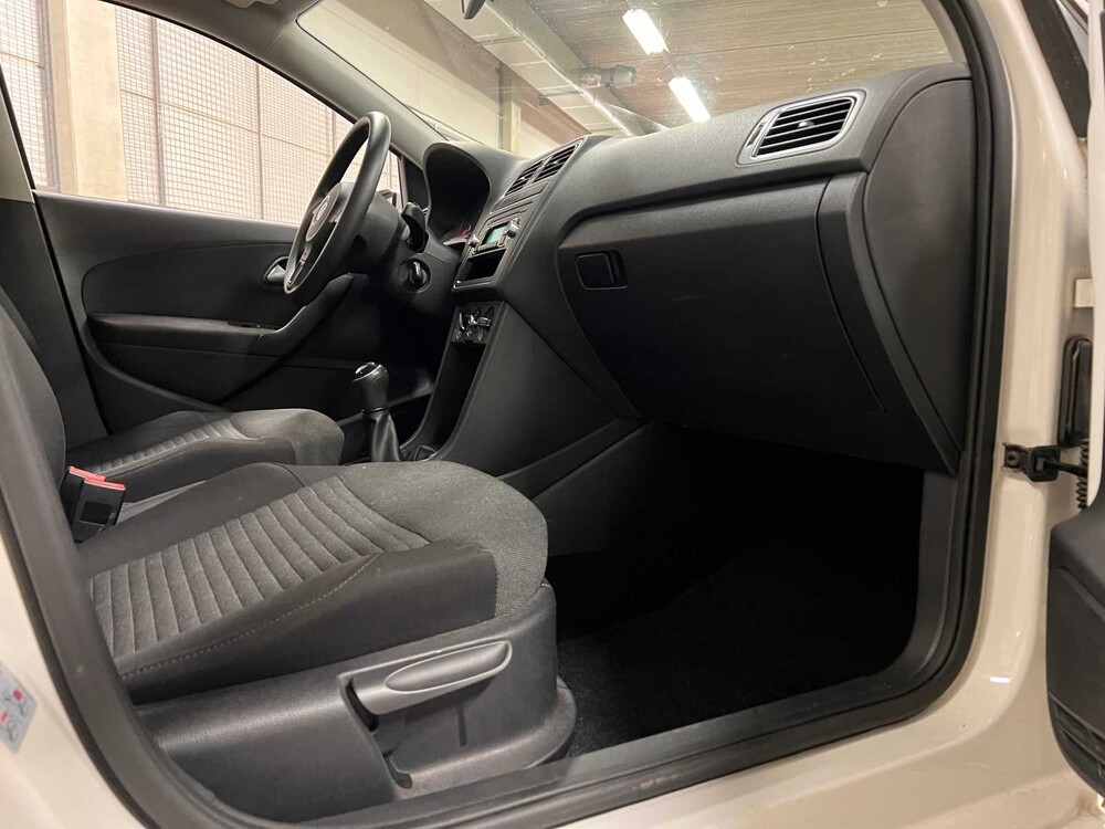 Volkswagen Polo 1.2 TSI BlM. Edition 90hp 2013 (Original-NL), 1-SLZ-53