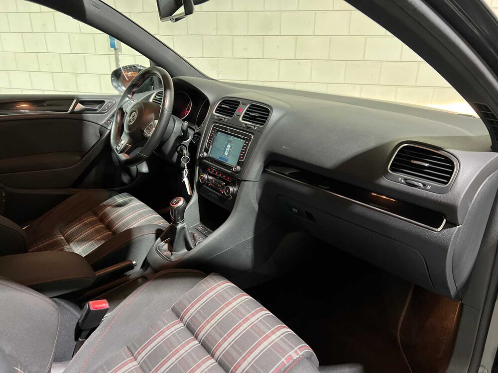 Volkswagen Golf GTI 2.0 TSI 211PS 2009, 79-JVZ-3