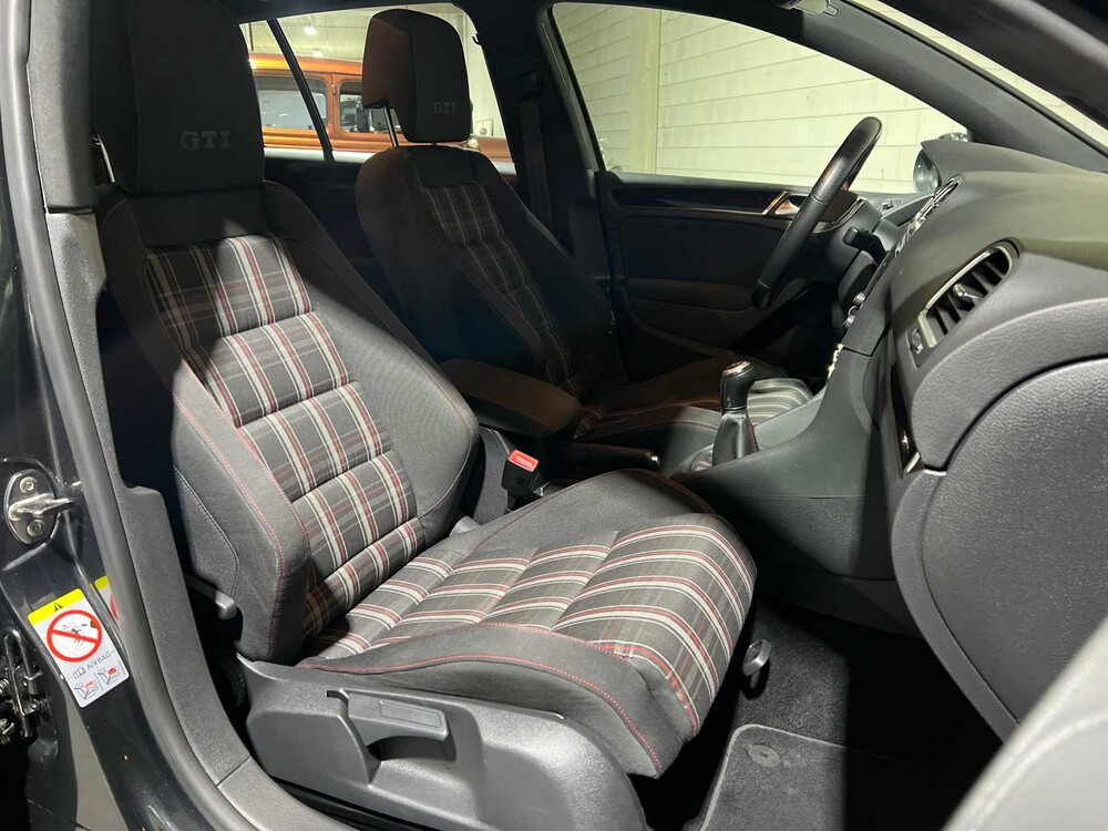 Volkswagen Golf GTI 2.0 TSI 211PS 2009, 79-JVZ-3