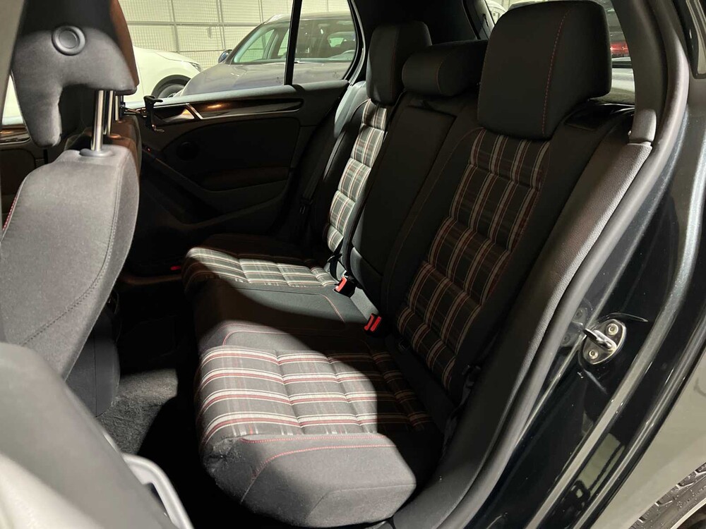 Volkswagen Golf GTI 2.0 TSI 211PS 2009, 79-JVZ-3