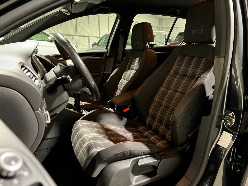 Volkswagen Golf GTI 2.0 TSI 211PS 2009, 79-JVZ-3