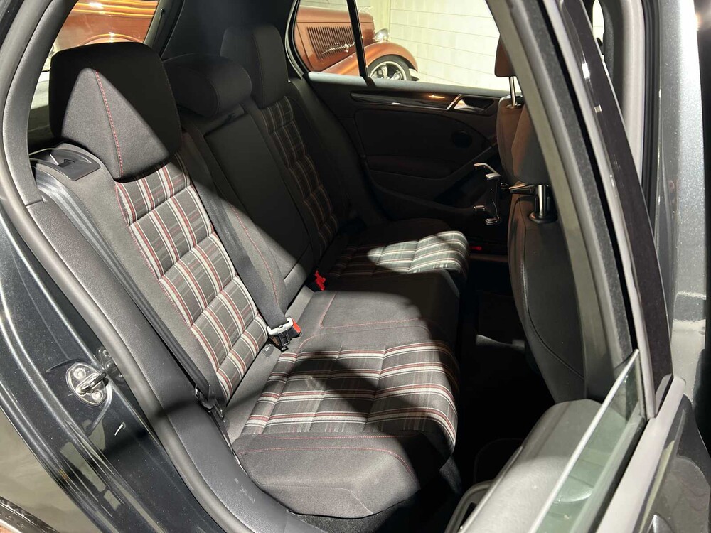 Volkswagen Golf GTI 2.0 TSI 211PS 2009, 79-JVZ-3