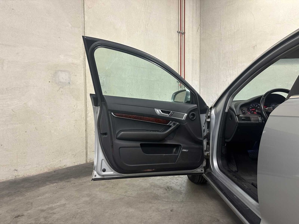 Audi A6 Limousine 2.4 Pro Line 177pk 2004 (Origineel-NL), 03-PP-XT