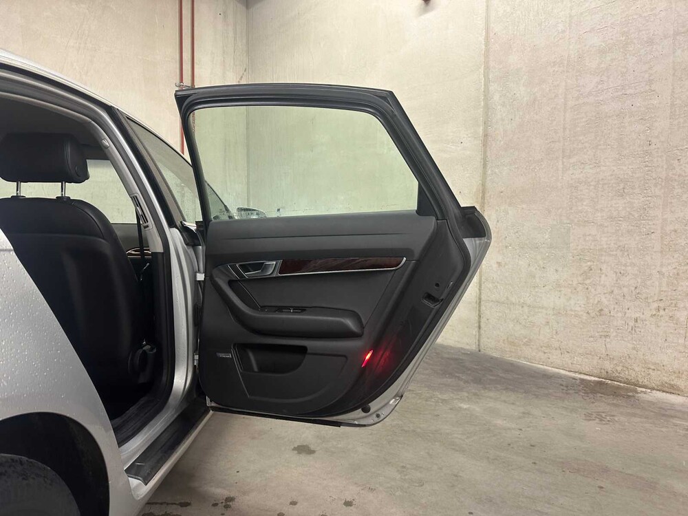 Audi A6 Limousine 2.4 Pro Line 177pk 2004 (Origineel-NL), 03-PP-XT