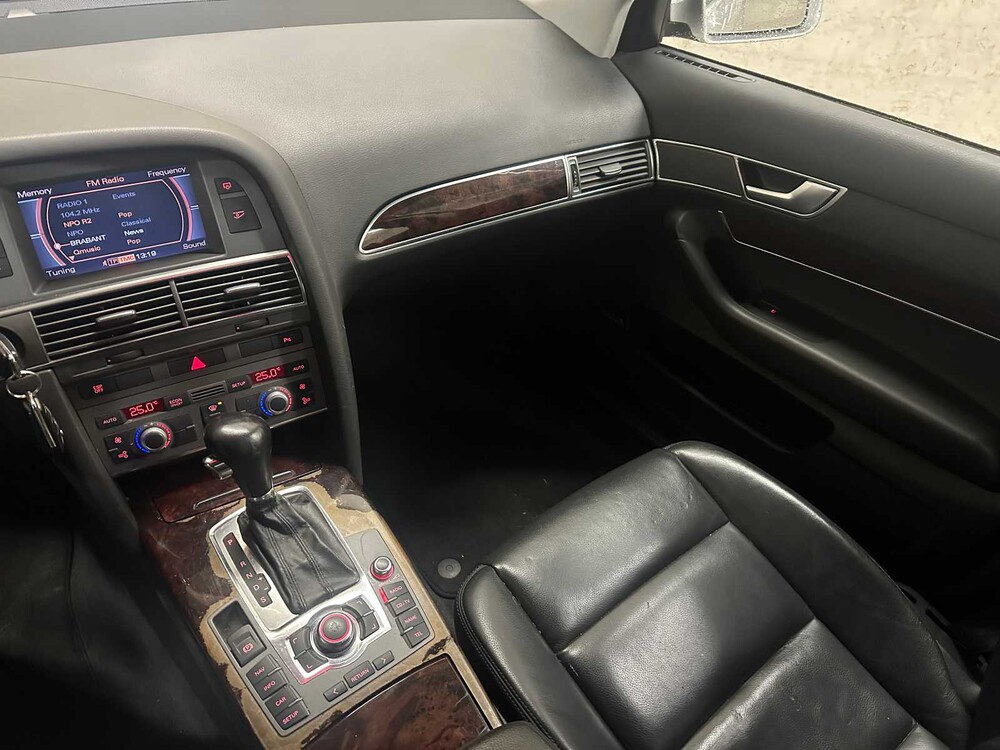 Audi A6 Limousine 2.4 Pro Line 177pk 2004 (Origineel-NL), 03-PP-XT
