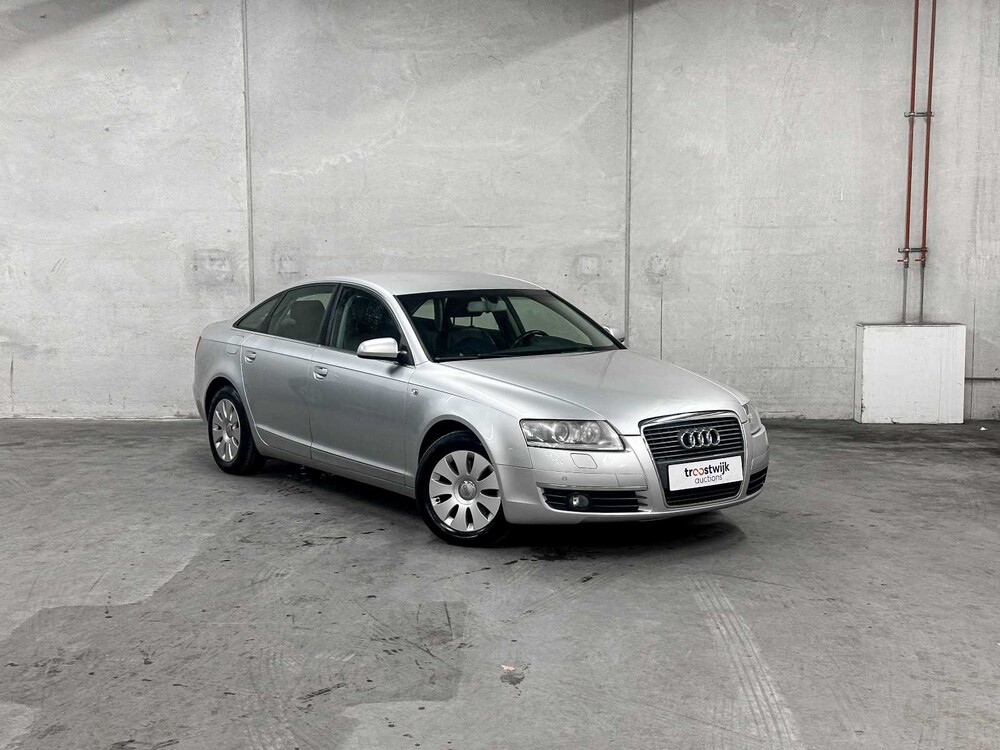 Audi A6 Limousine 2.4 Pro Line 177pk 2004 (Origineel-NL), 03-PP-XT