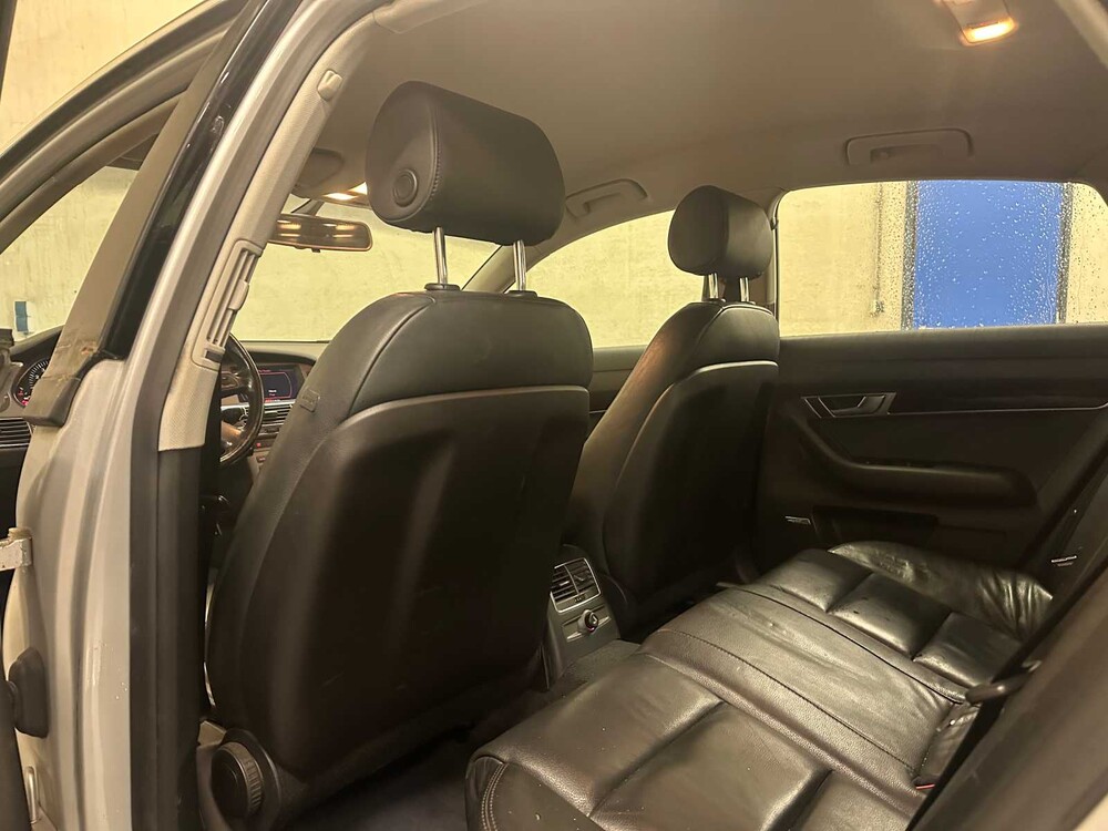 Audi A6 Limousine 2.4 Pro Line 177pk 2004 (Origineel-NL), 03-PP-XT