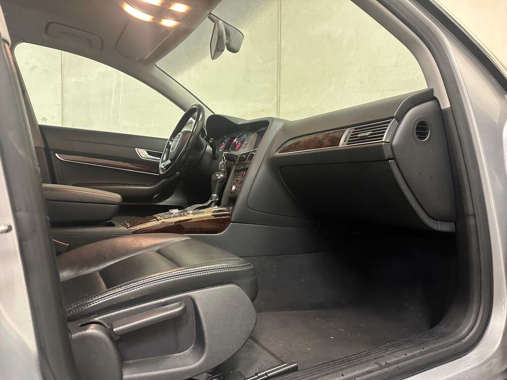 Audi A6 Limousine 2.4 Pro Line 177pk 2004 (Origineel-NL), 03-PP-XT