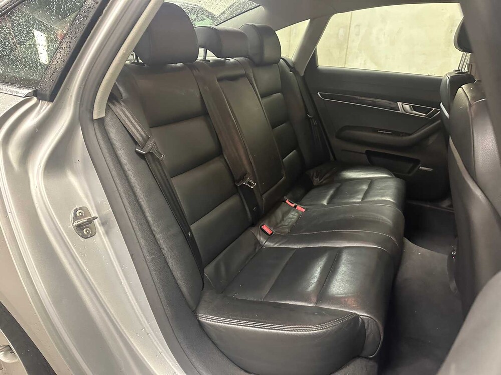 Audi A6 Limousine 2.4 Pro Line 177pk 2004 (Origineel-NL), 03-PP-XT
