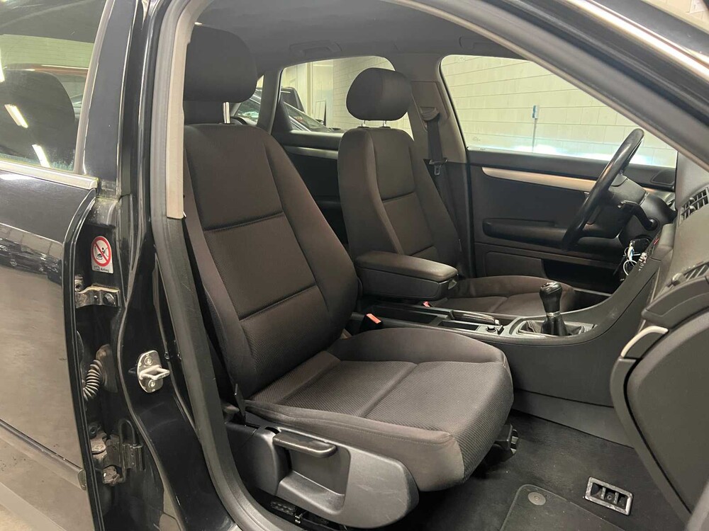 Audi A4 Limousine 1.6 Exclusive 102pk 2003 (Origineel-NL), 83-LS-JL Youngtimer