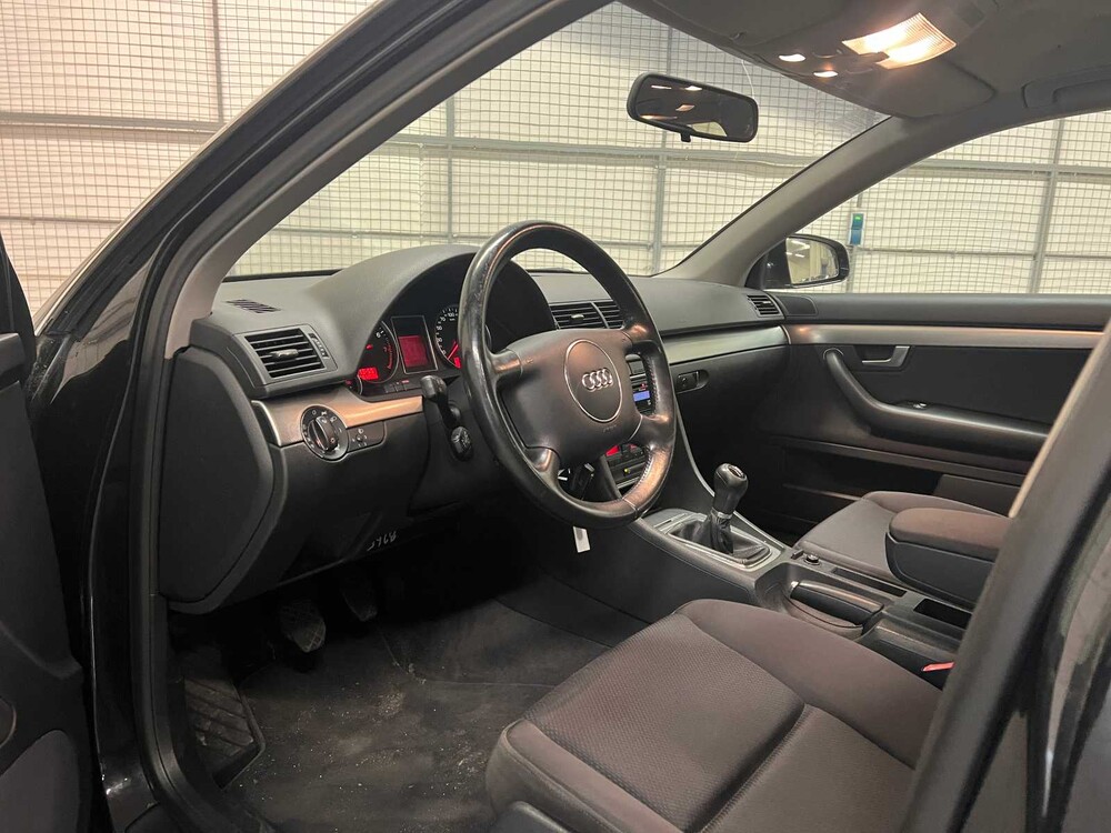 Audi A4 Limousine 1.6 Exclusive 102pk 2003 (Origineel-NL), 83-LS-JL Youngtimer