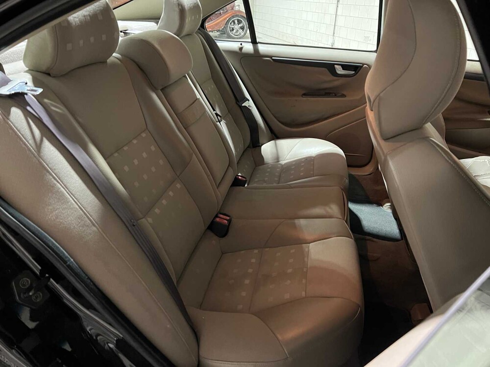 Volvo S60 2.4 140pk 2001, 88-HD-RN