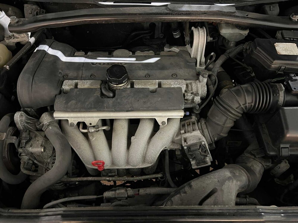 Volvo S60 2.4 140pk 2001, 88-HD-RN