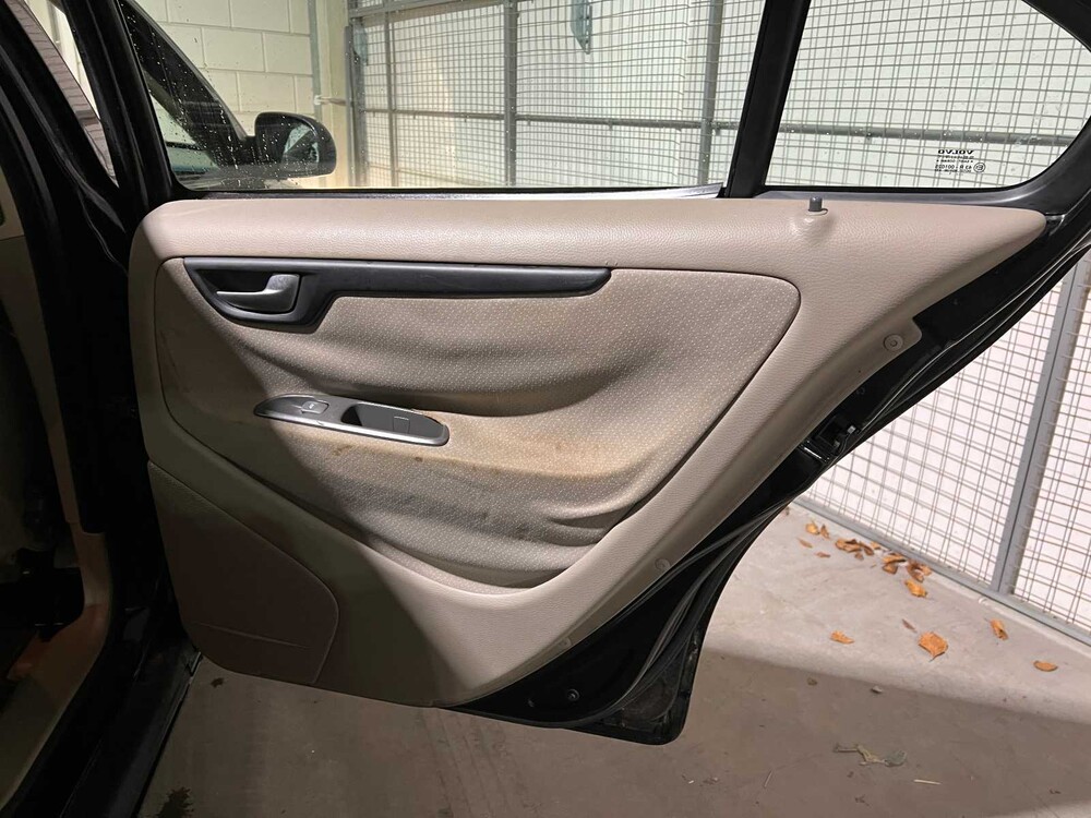 Volvo S60 2.4 140pk 2001, 88-HD-RN