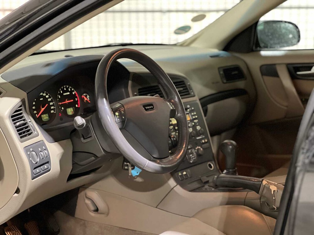 Volvo S60 2.4 140pk 2001, 88-HD-RN