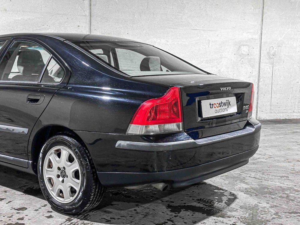 Volvo S60 2.4 140pk 2001, 88-HD-RN