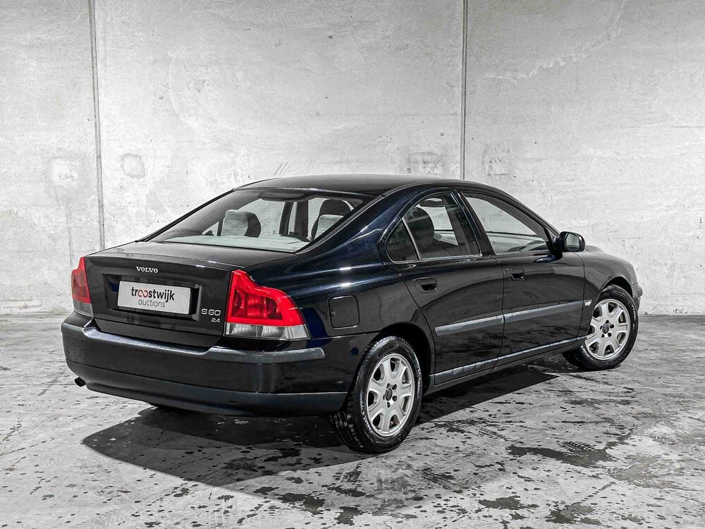 Volvo S60 2.4 140pk 2001, 88-HD-RN