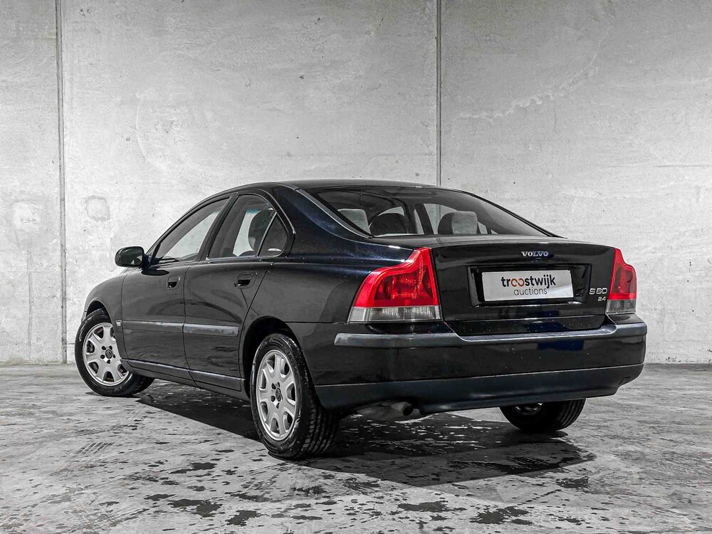 Volvo S60 2.4 140pk 2001, 88-HD-RN