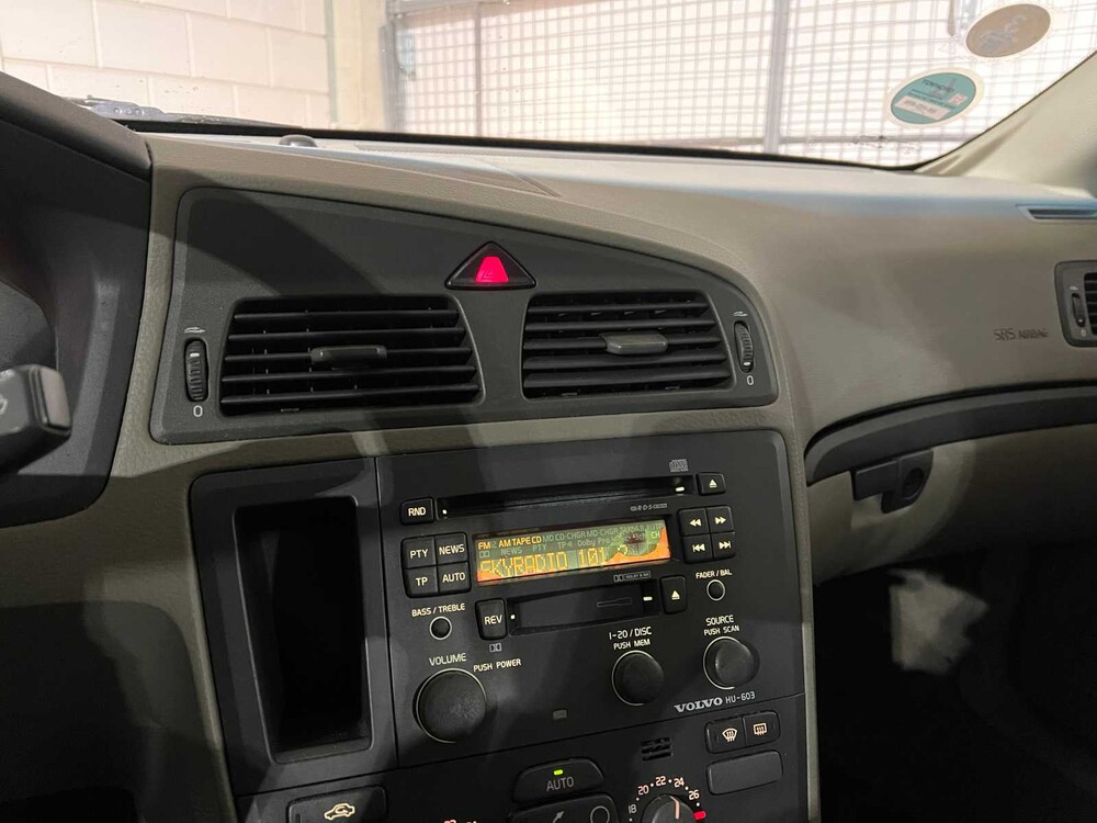 Volvo S60 2.4 140pk 2001, 88-HD-RN