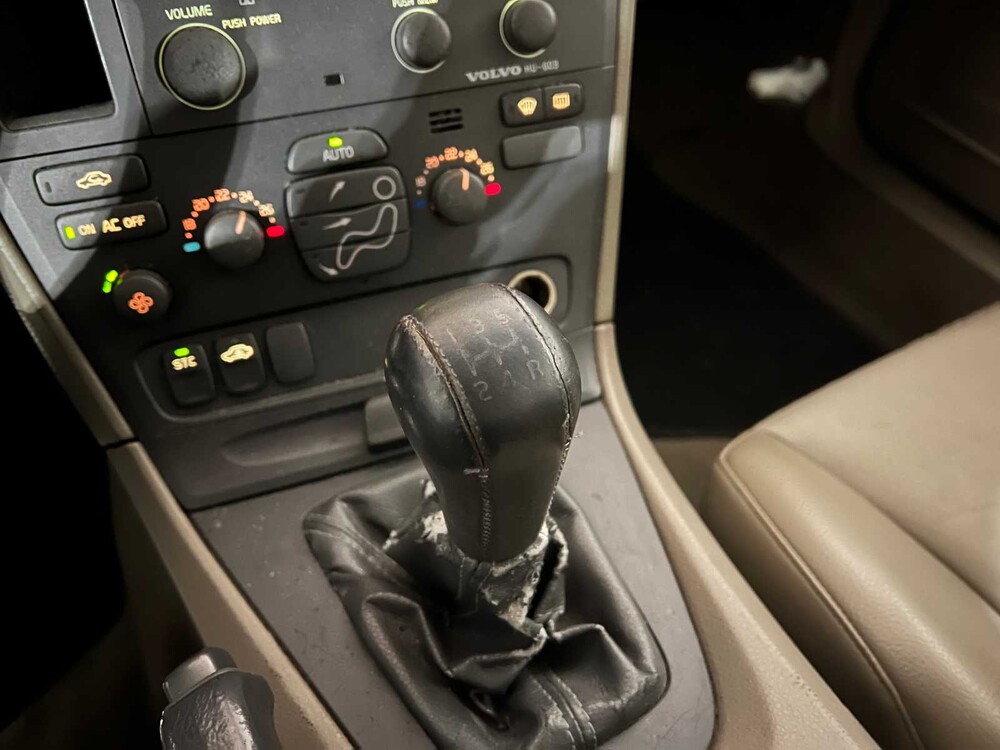 Volvo S60 2.4 140pk 2001, 88-HD-RN