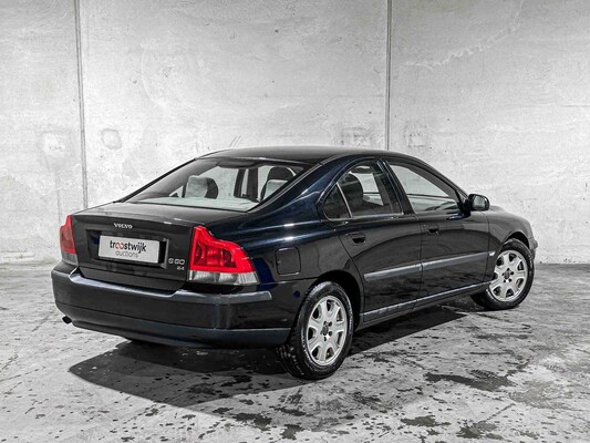 Volvo S60 2.4 140hp 2001, 88-HD-RN